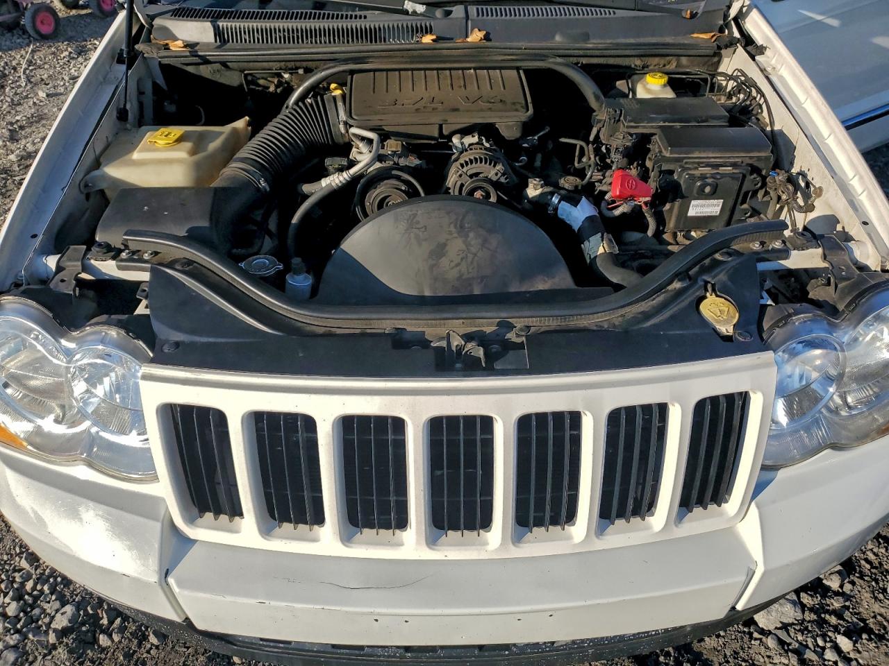 2010 JEEP GRAND CHEROKEE LAREDO photo 23