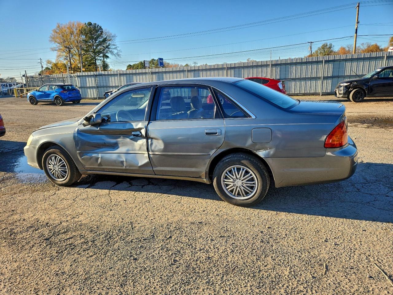2001 TOYOTA AVALON XL photo 2