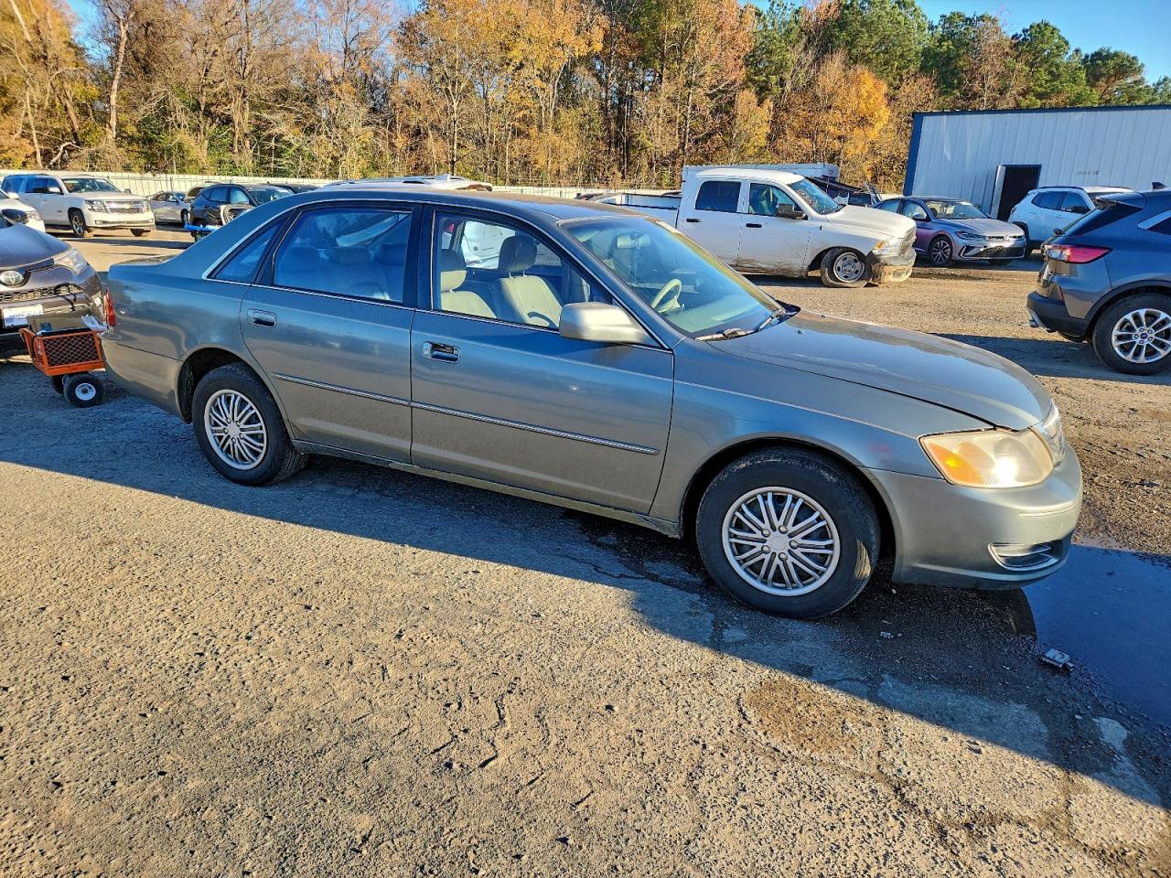 2001 TOYOTA AVALON XL photo 4