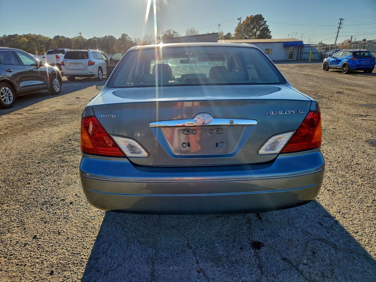 2001 TOYOTA AVALON XL photo 6