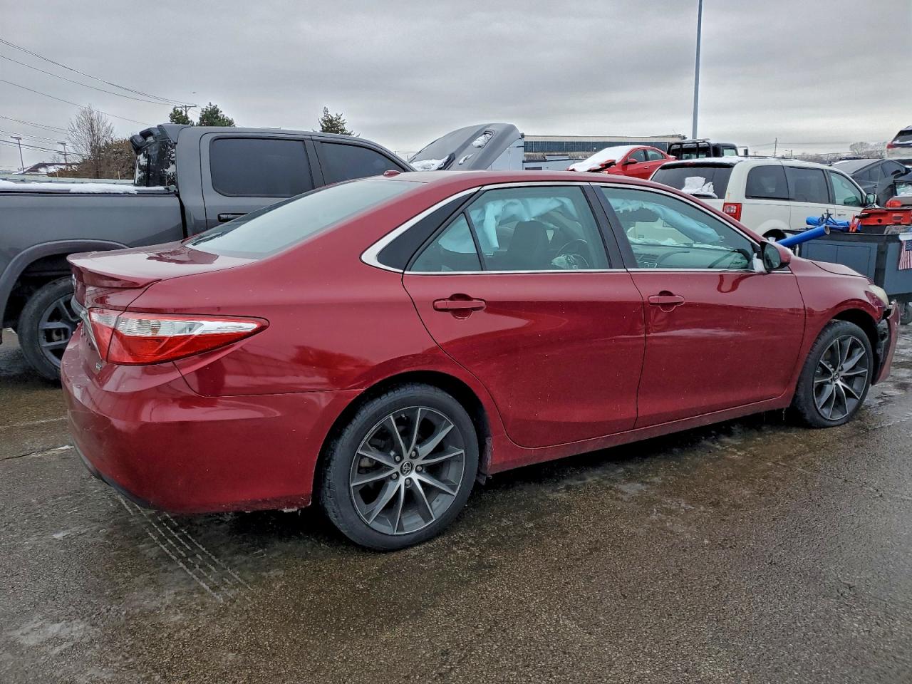 2015 TOYOTA CAMRY LE photo 5