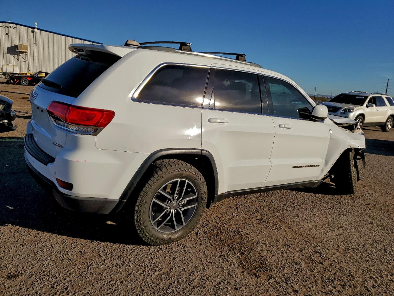 2018 JEEP GRAND CHEROKEE LAREDO photo 3