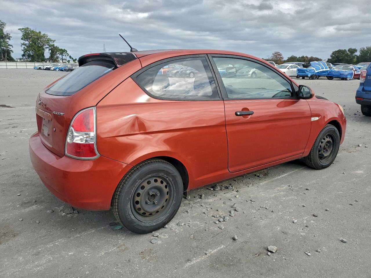 2007 HYUNDAI ACCENT GS photo 3