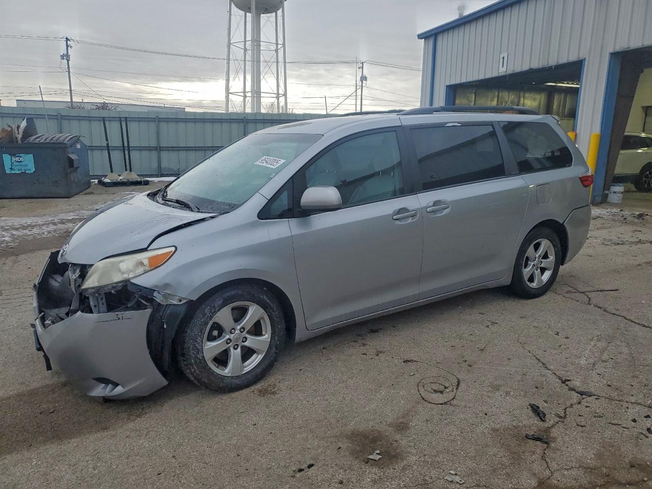 2015 TOYOTA SIENNA