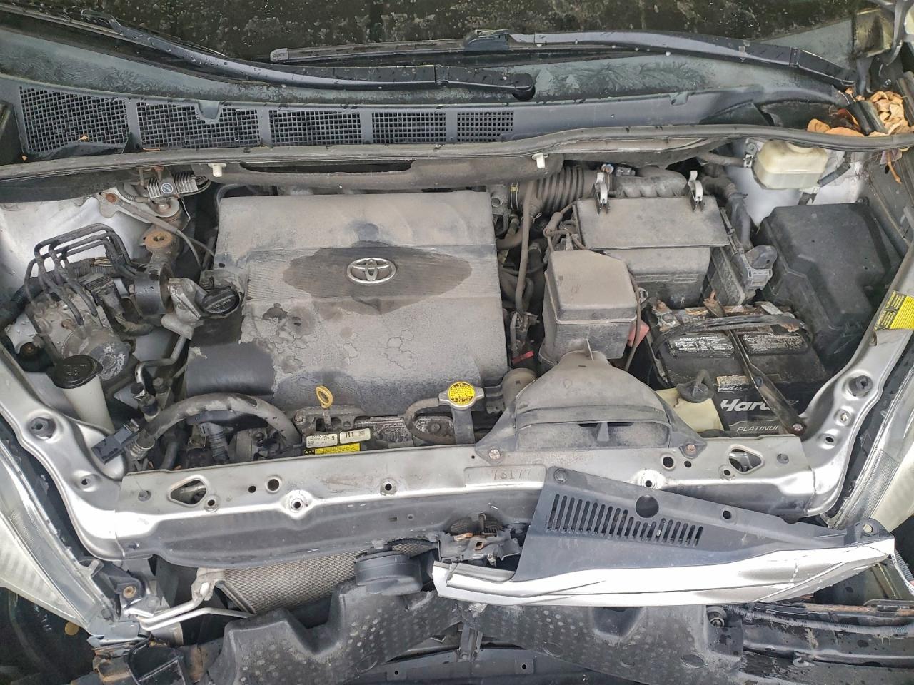 2015 TOYOTA SIENNA LE photo 12