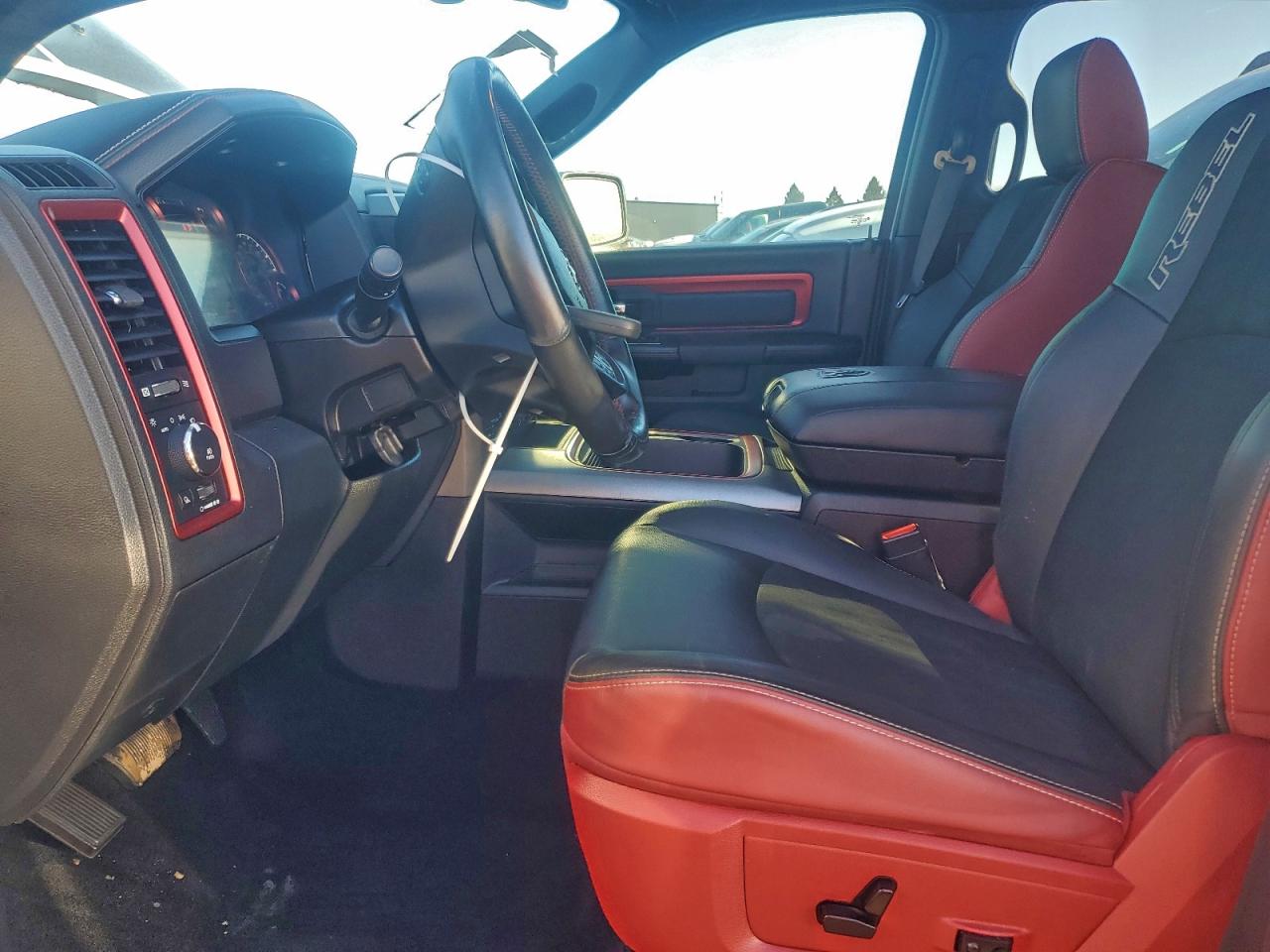 2016 RAM 1500 REBEL photo 7