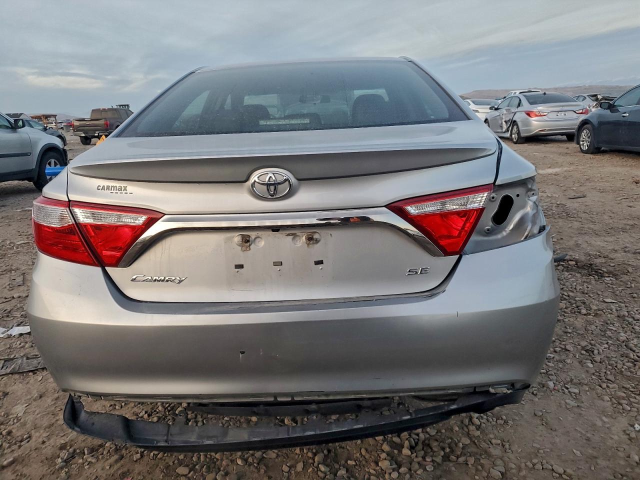 2017 TOYOTA CAMRY LE photo 6