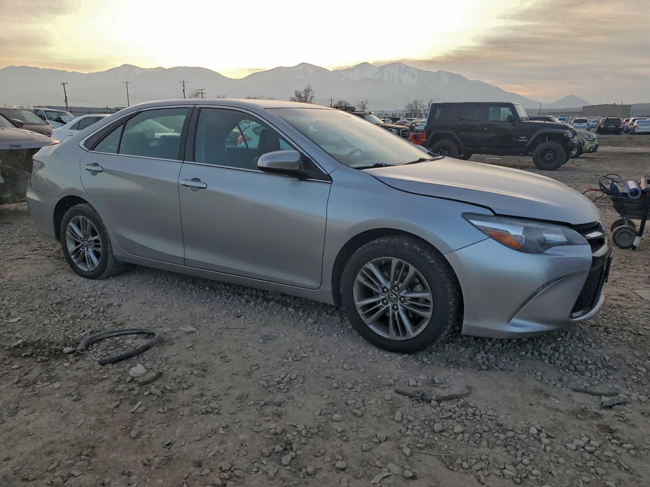 2017 TOYOTA CAMRY LE photo 4