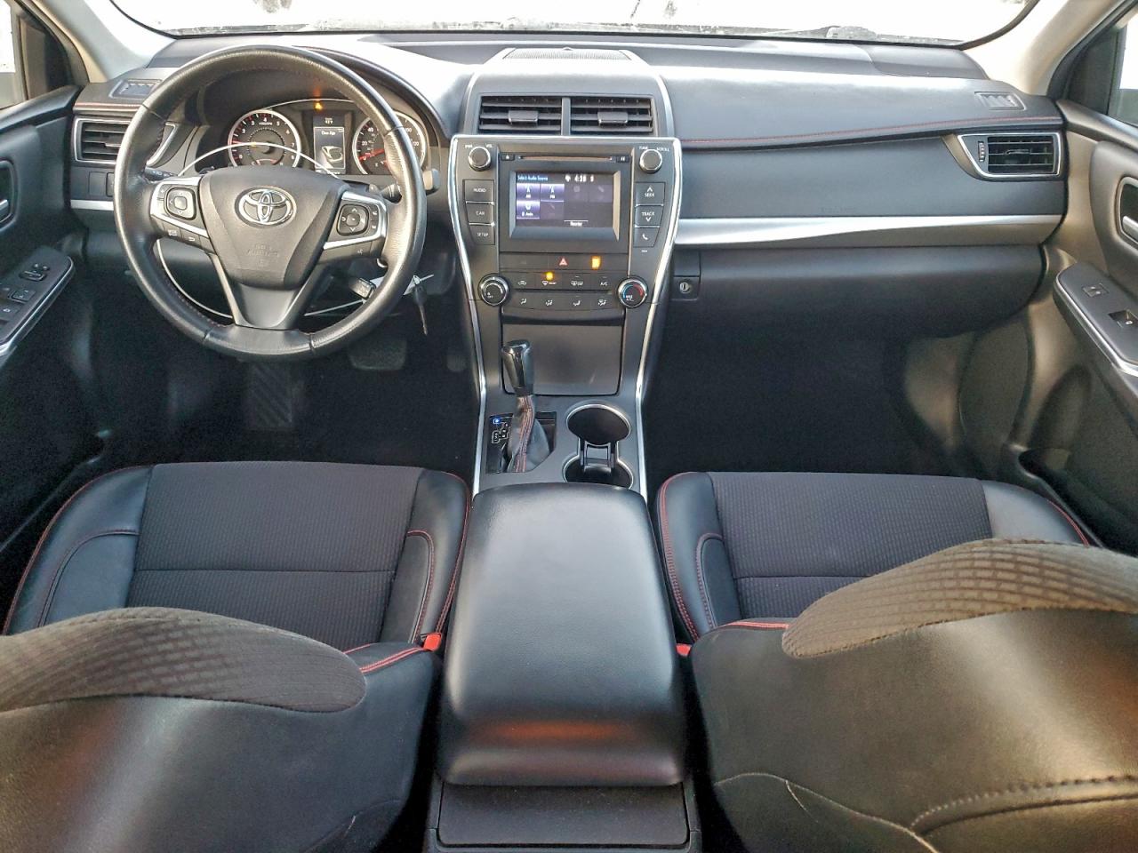 2017 TOYOTA CAMRY LE photo 8