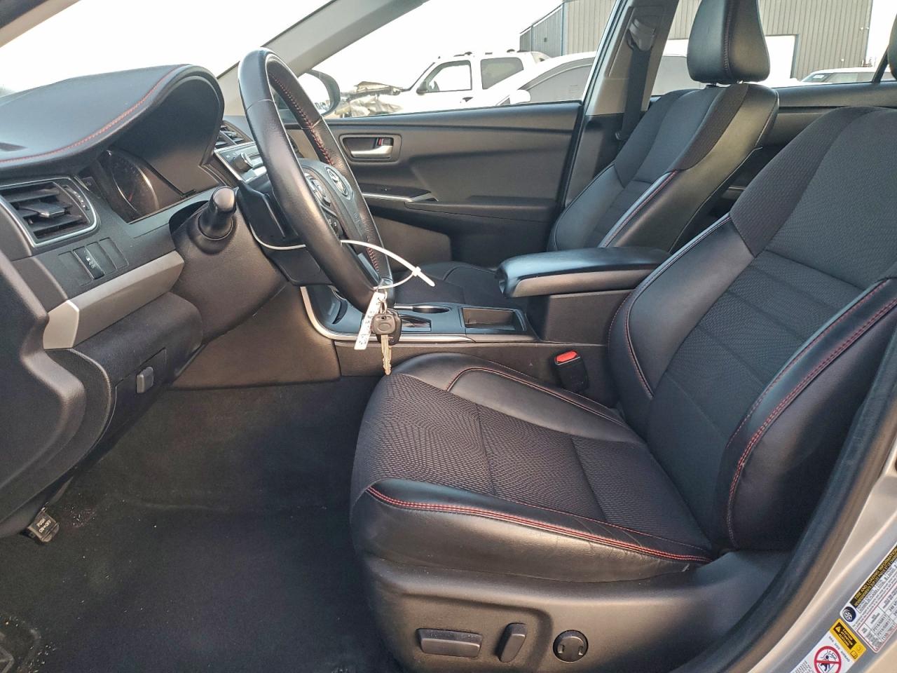 2017 TOYOTA CAMRY LE photo 7