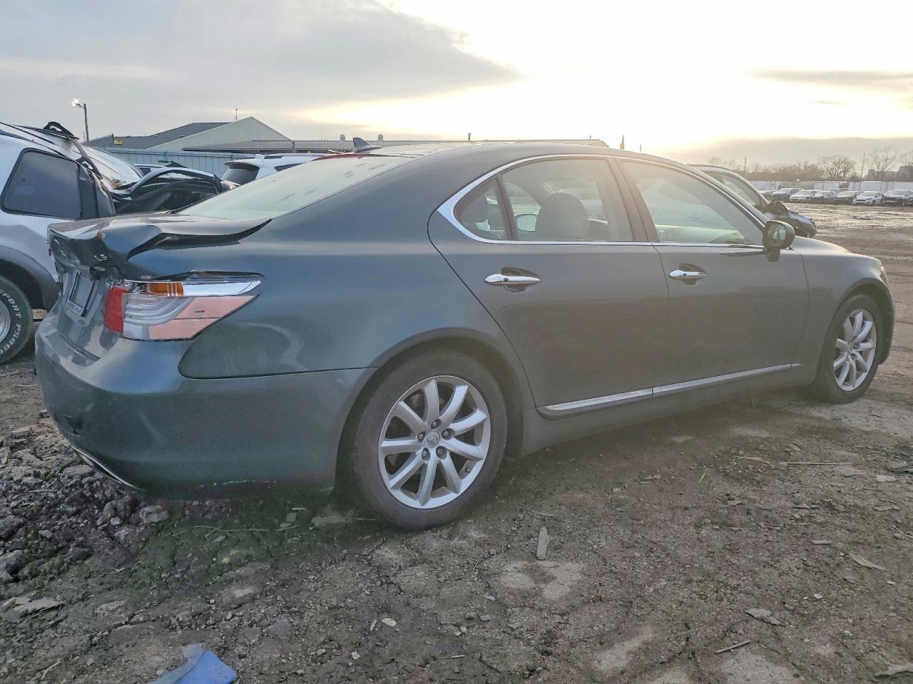 2008 LEXUS LS 460 photo 3