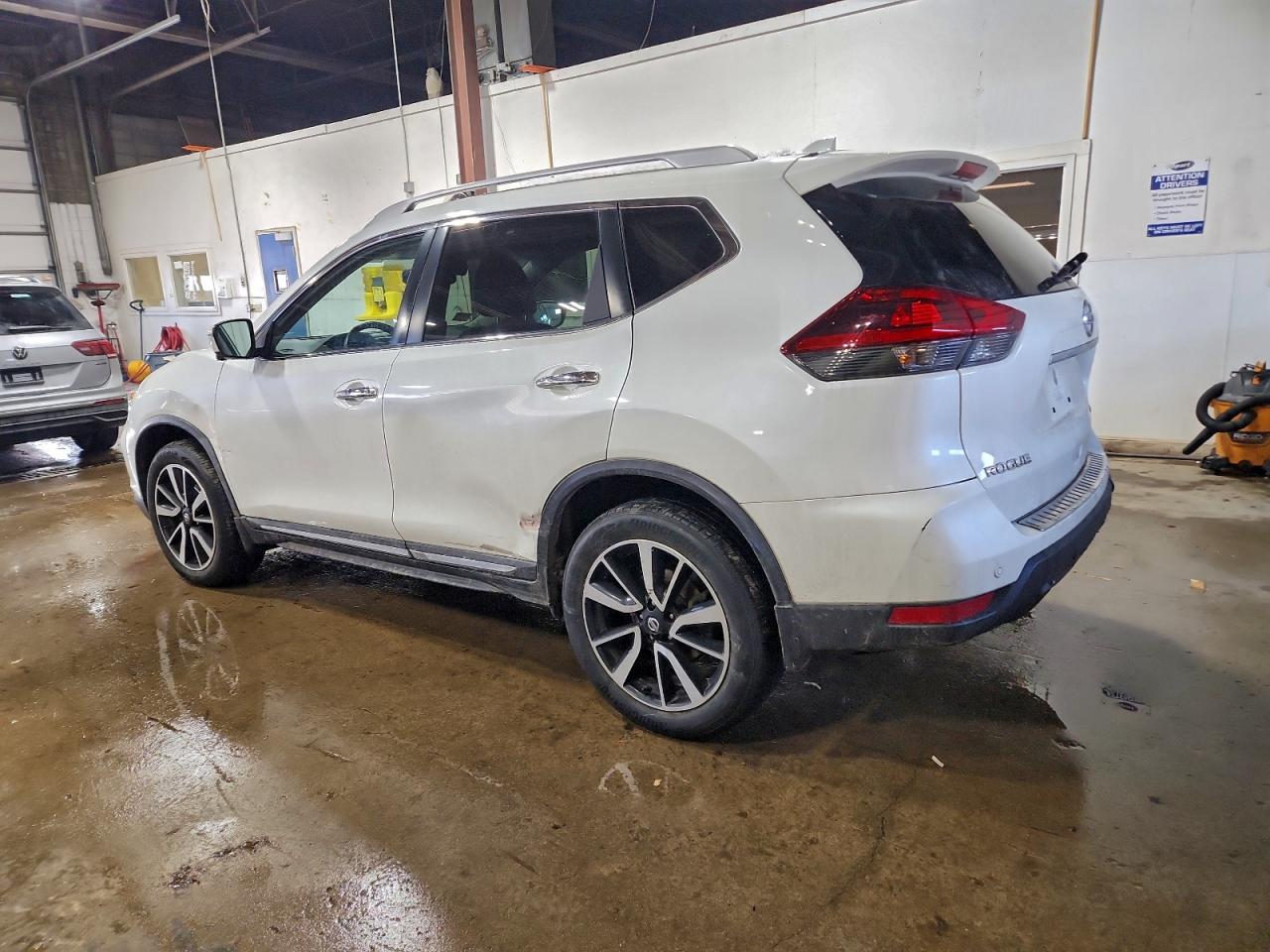 2019 NISSAN ROGUE S photo 2