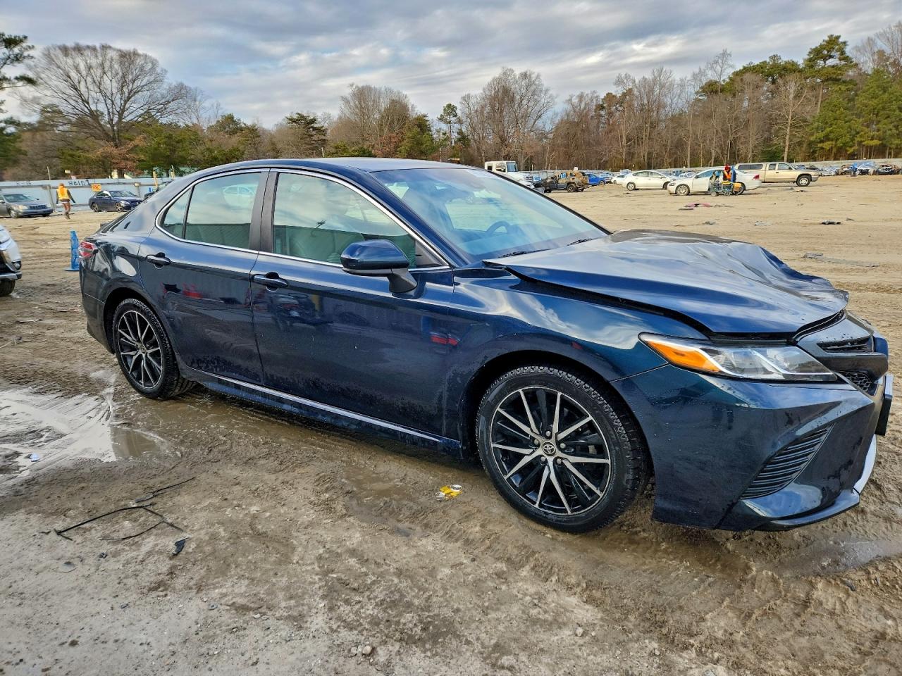 2018 TOYOTA CAMRY L photo 4