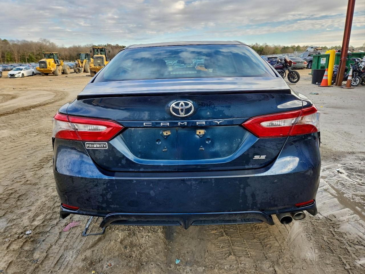 2018 TOYOTA CAMRY L photo 6