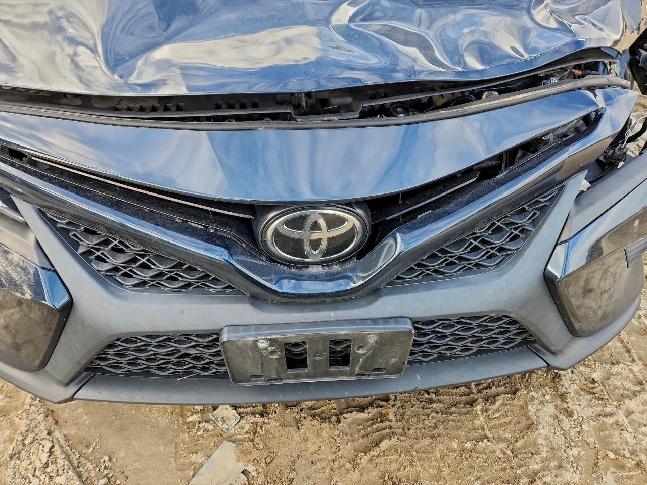 2018 TOYOTA CAMRY L photo 11