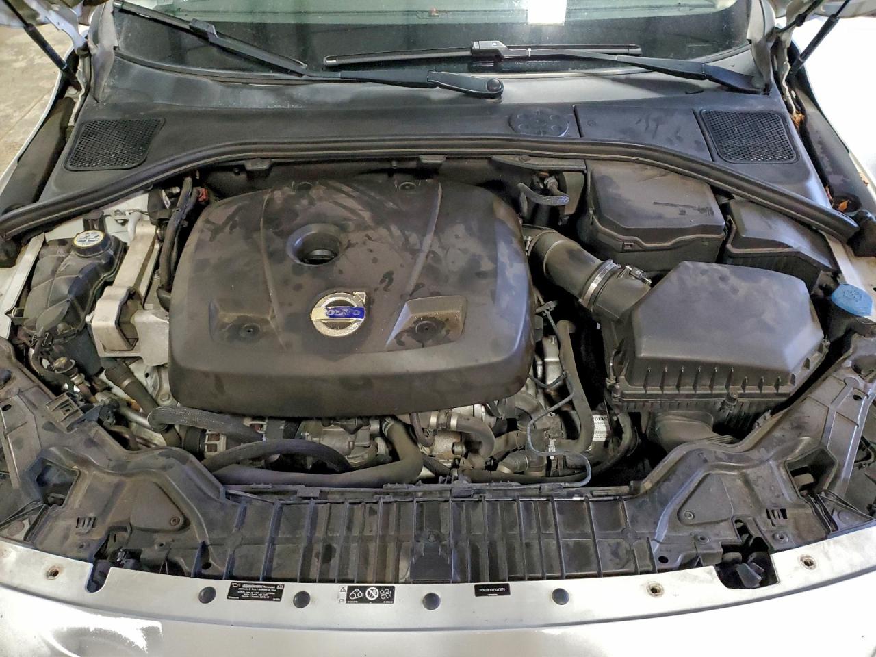 2015 VOLVO S60 PREMIER photo 11