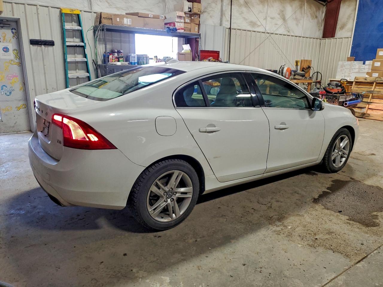 2015 VOLVO S60 PREMIER photo 3