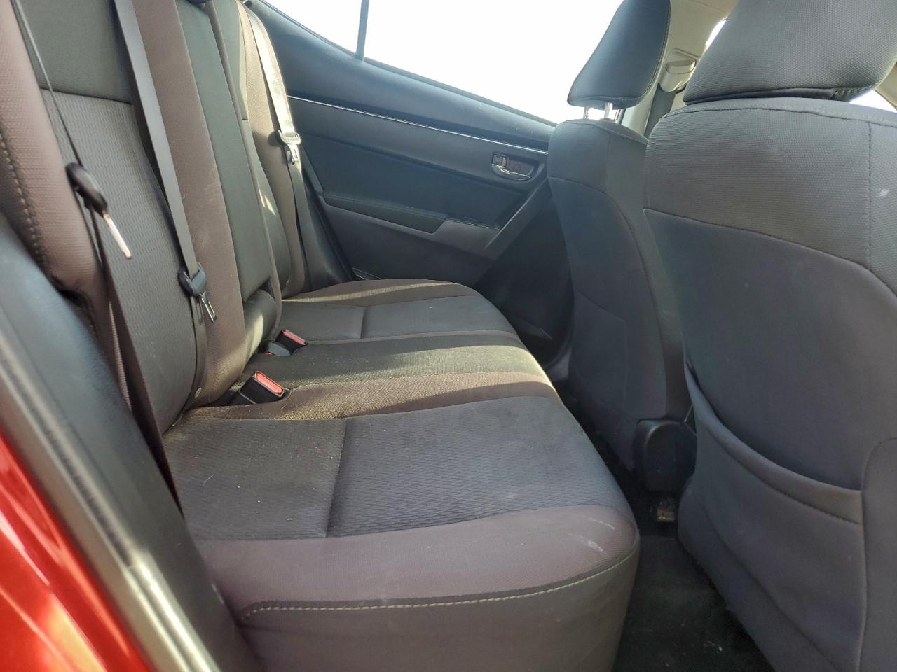 2018 TOYOTA COROLLA L photo 10