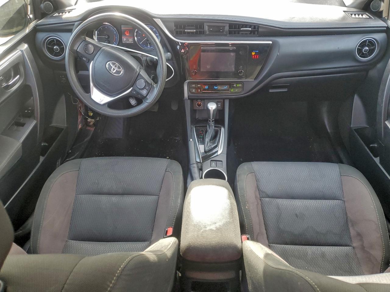 2018 TOYOTA COROLLA L photo 8