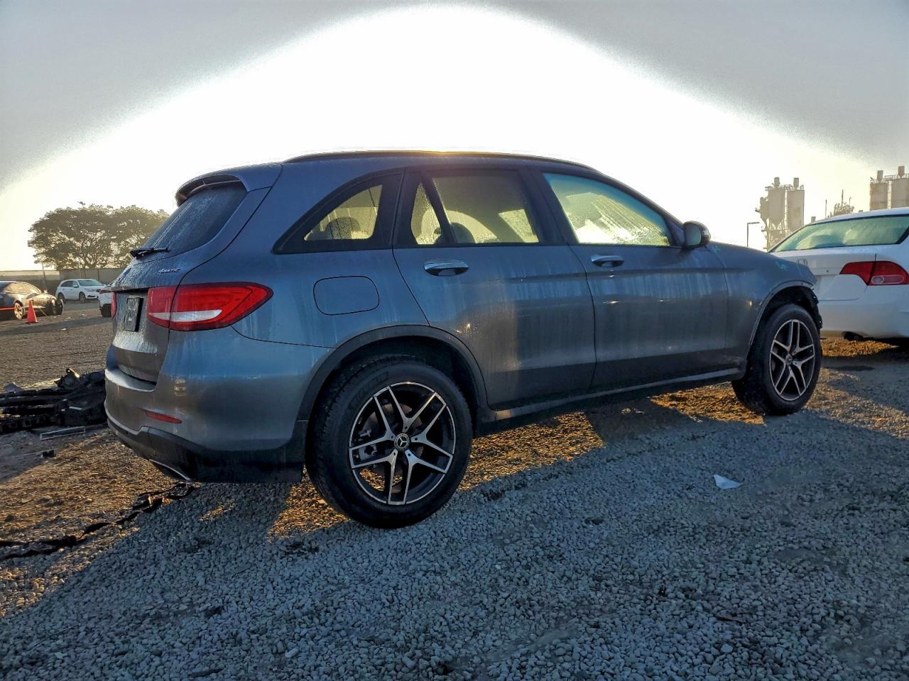 2018 MERCEDES-BENZ GLC 300 4MATIC photo 3