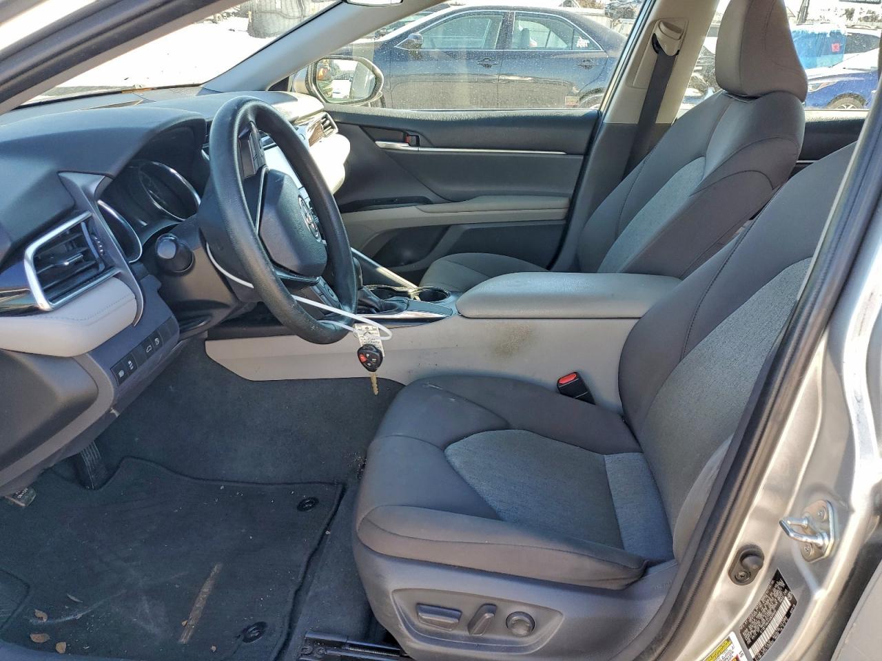 2018 TOYOTA CAMRY L photo 7