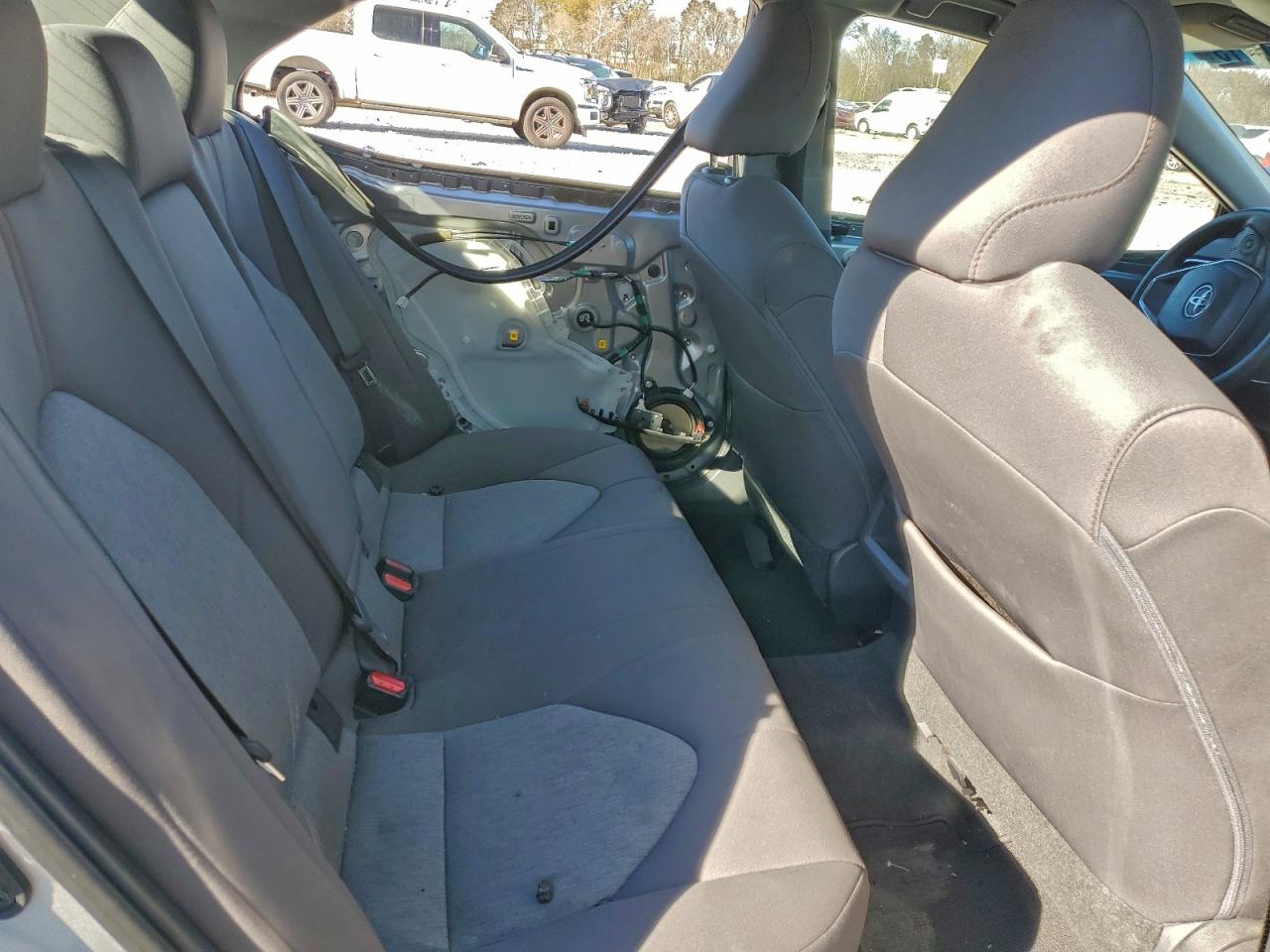 2018 TOYOTA CAMRY L photo 10