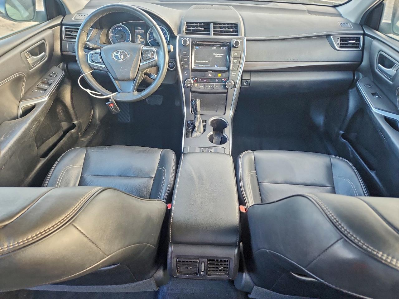 2017 TOYOTA CAMRY XSE photo 8