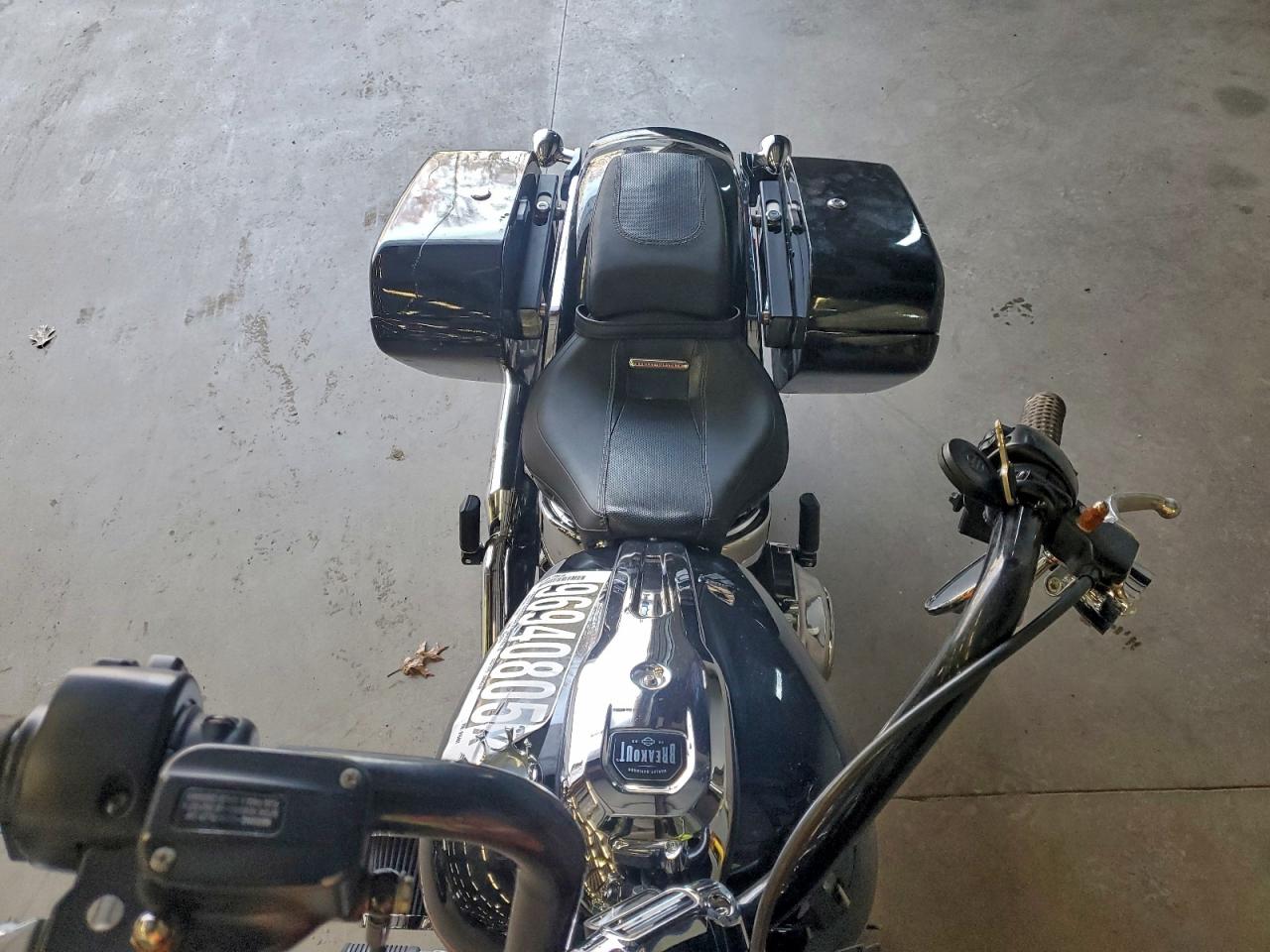 2024 HARLEY-DAVIDSON FXBR photo 5