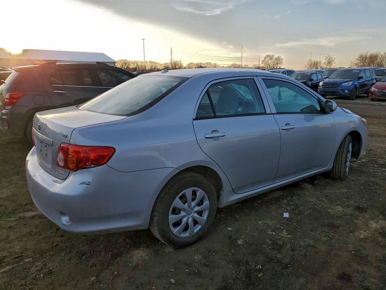 2010 TOYOTA COROLLA BASE photo 3