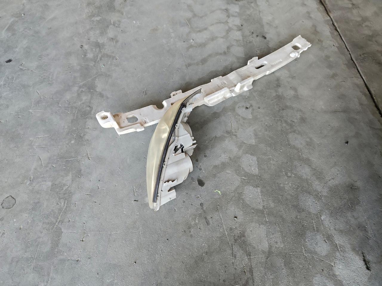 2003 TOYOTA CAMRY LE photo 12