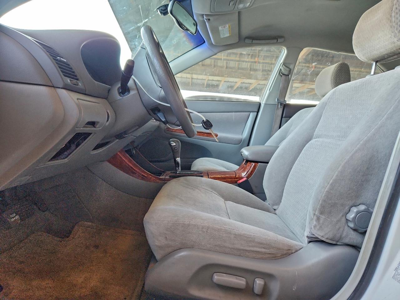 2003 TOYOTA CAMRY LE photo 7