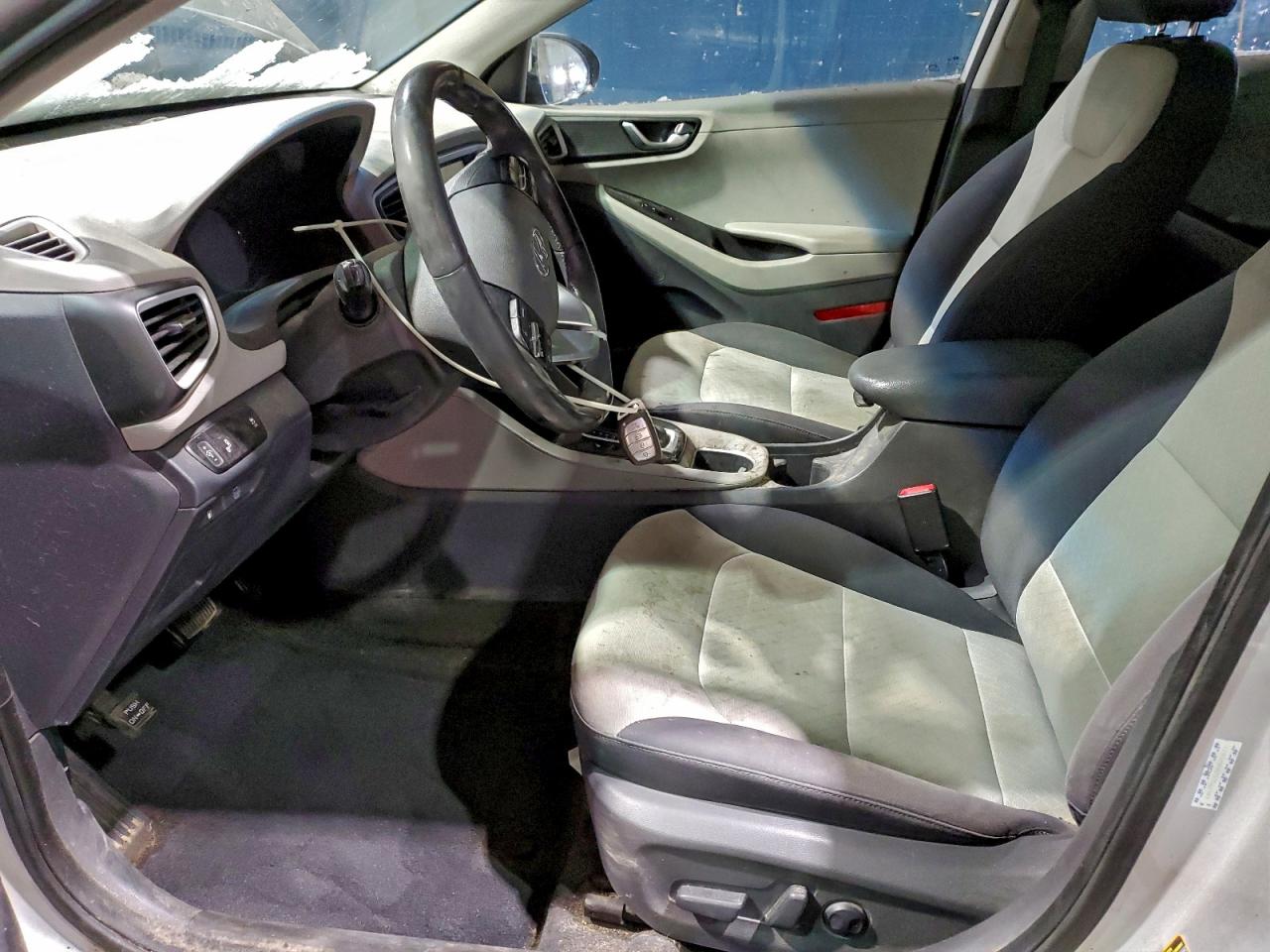 2017 HYUNDAI IONIQ SEL photo 7