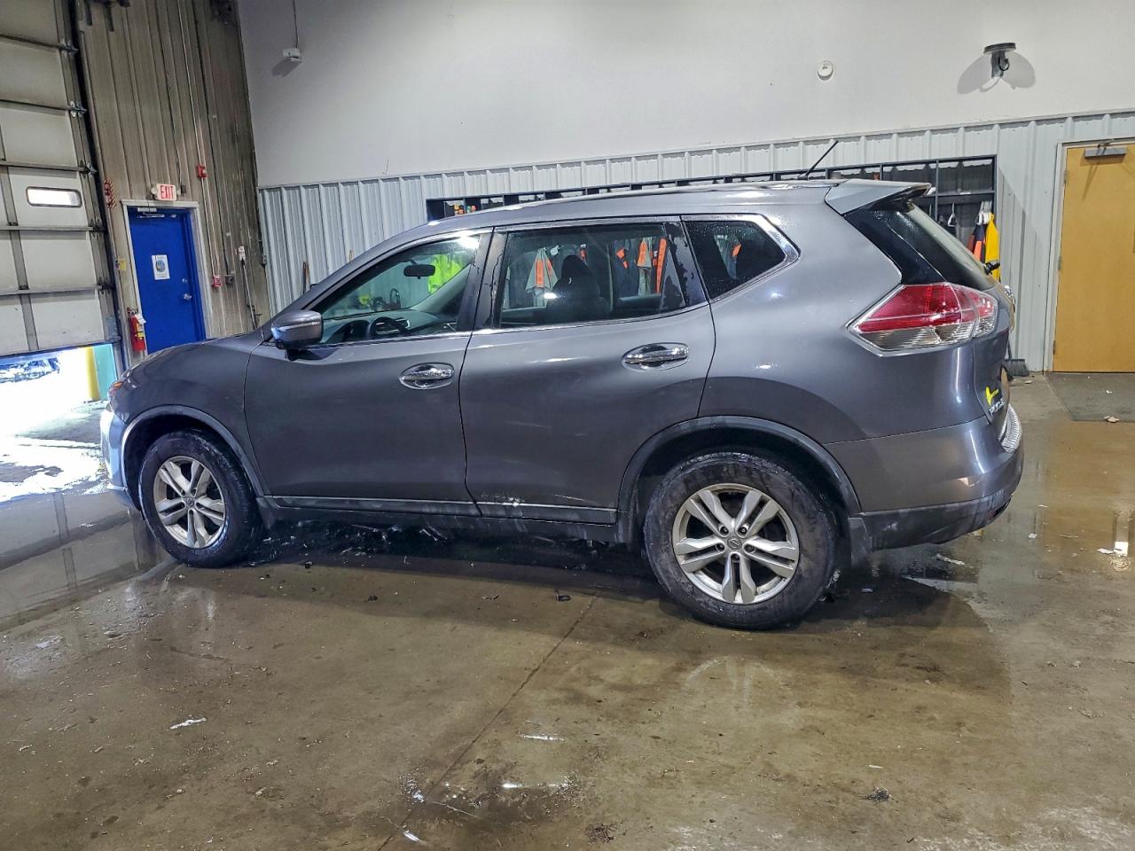 2014 NISSAN ROGUE S photo 2