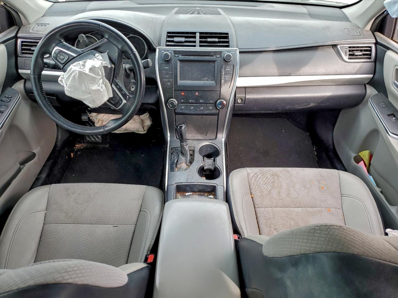 2016 TOYOTA CAMRY LE photo 8
