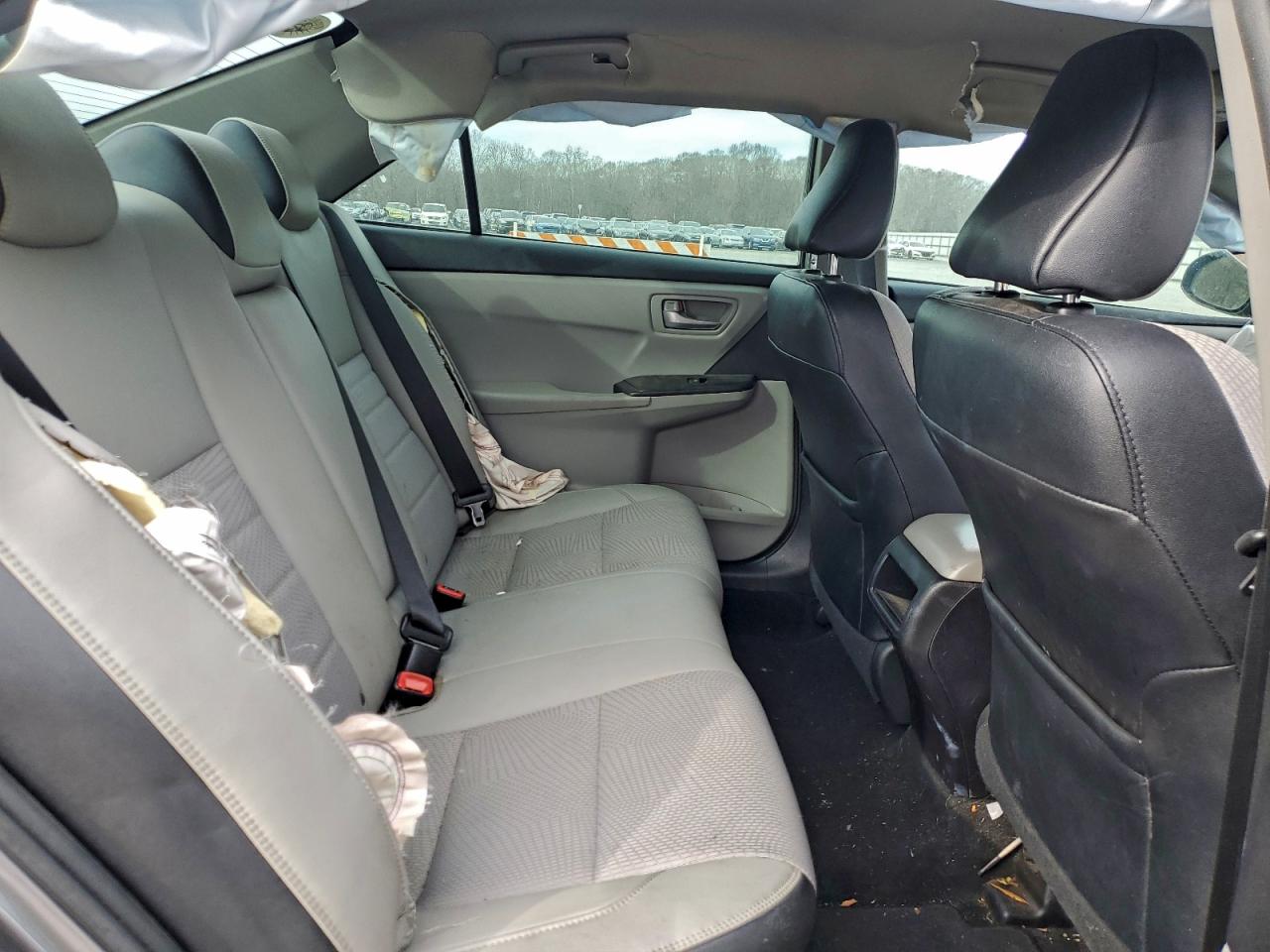 2016 TOYOTA CAMRY LE photo 10