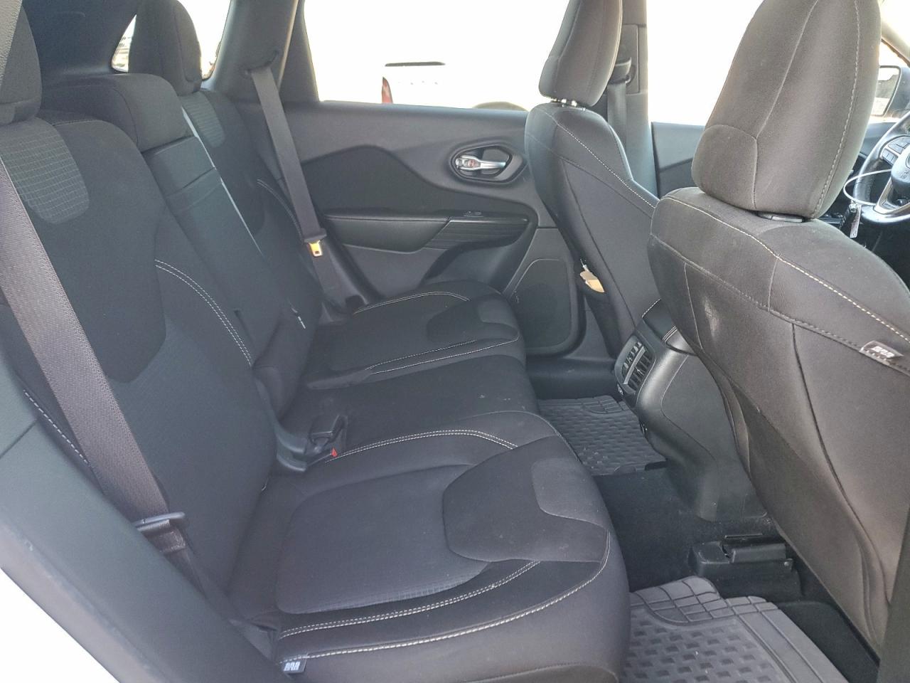 2015 JEEP CHEROKEE LATITUDE photo 21