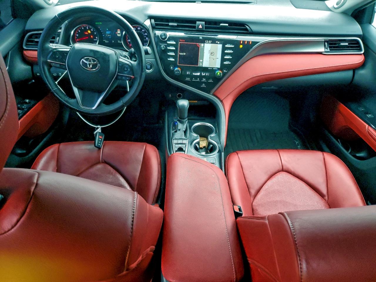 2019 TOYOTA CAMRY XSE photo 8