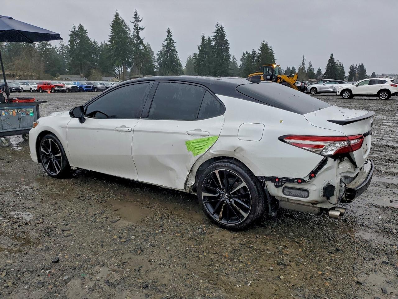 2019 TOYOTA CAMRY XSE photo 2