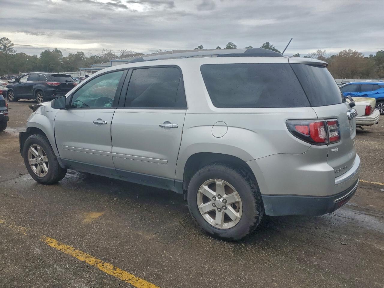 2015 GMC ACADIA SLE photo 3
