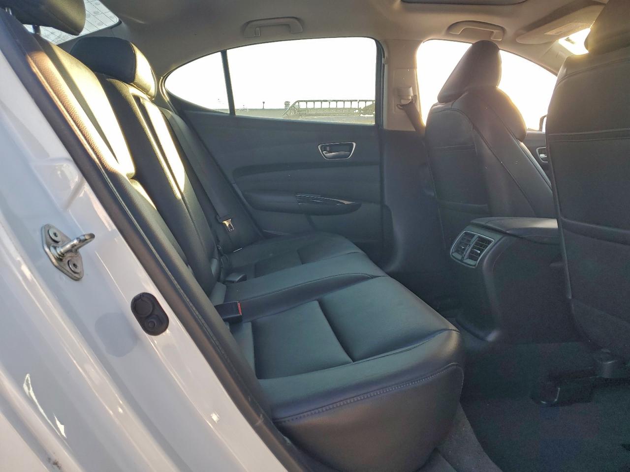 2018 ACURA TLX photo 10
