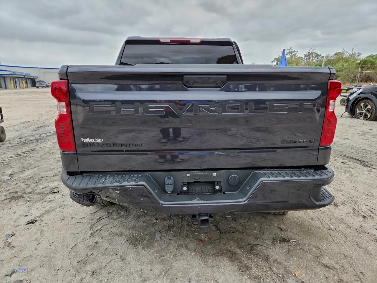 2023 CHEVROLET SILVERADO C1500 CUSTOM photo 6