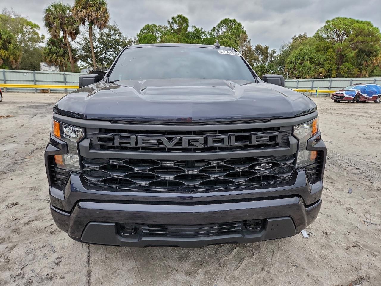 2023 CHEVROLET SILVERADO C1500 CUSTOM photo 5