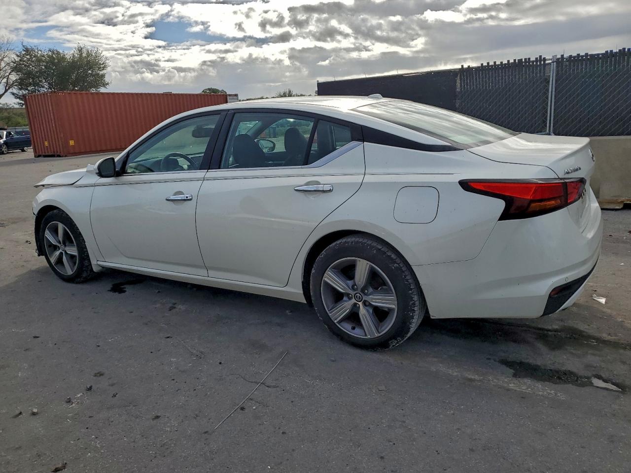 2019 NISSAN ALTIMA SV photo 5