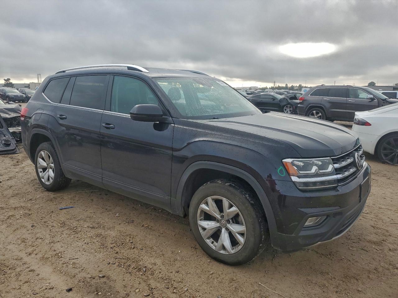 2018 VOLKSWAGEN ATLAS SE photo 4