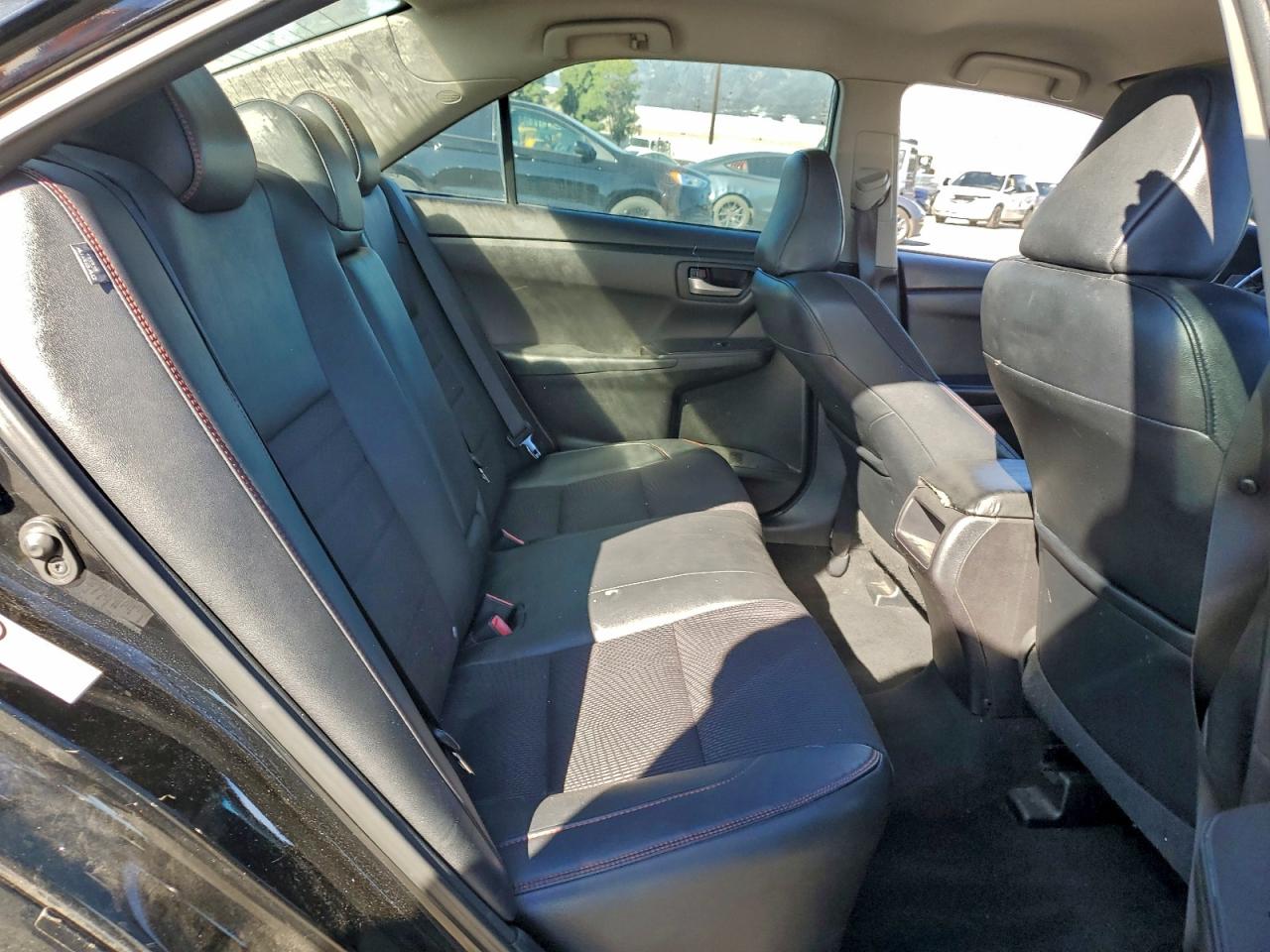 2016 TOYOTA CAMRY LE photo 10