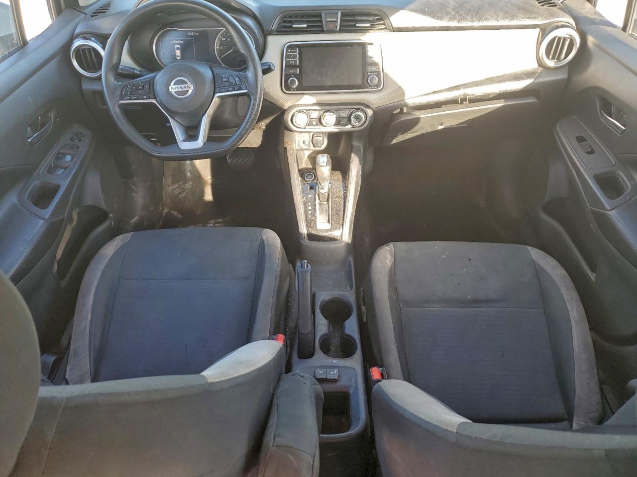 2020 NISSAN VERSA SV photo 8