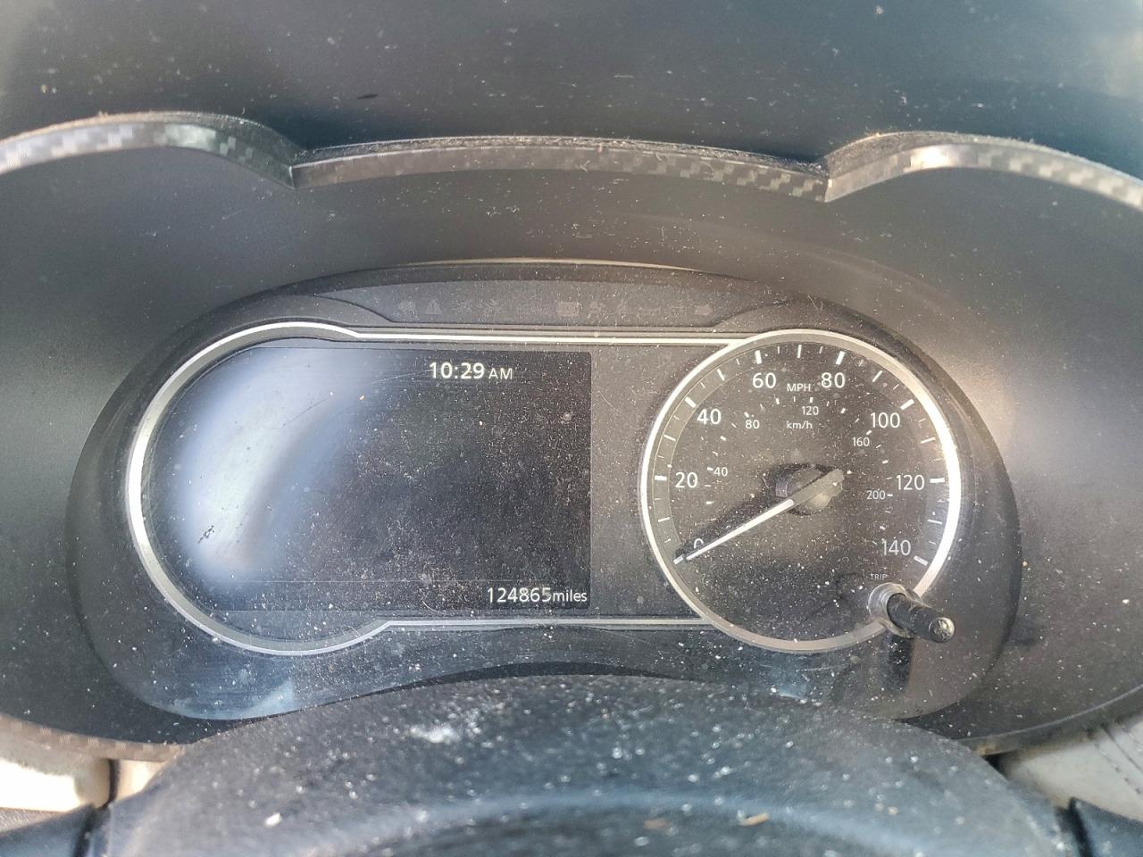 2020 NISSAN VERSA SV photo 9