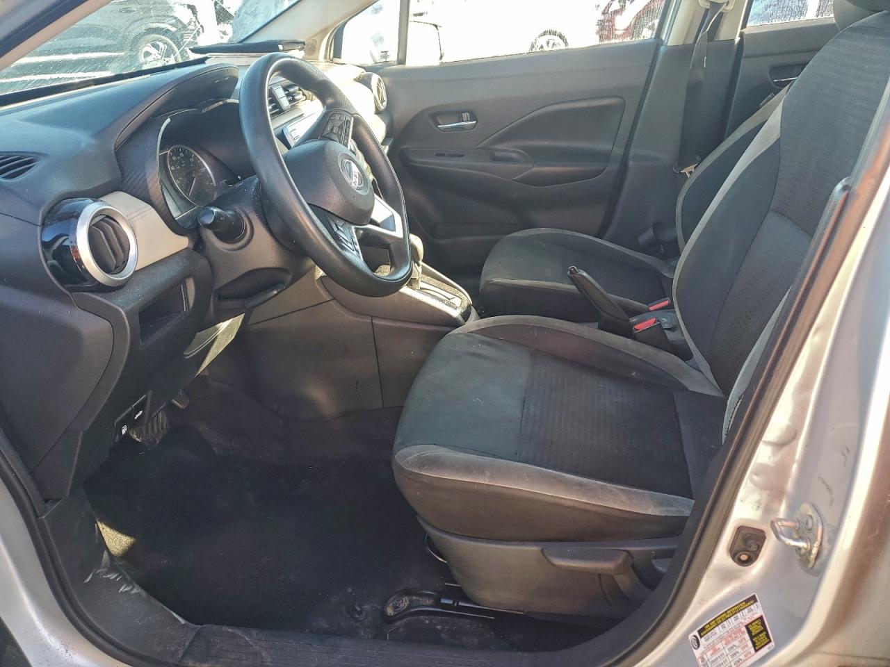 2020 NISSAN VERSA SV photo 7