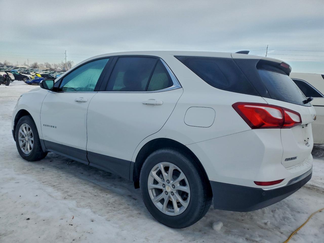 2020 CHEVROLET EQUINOX LT photo 2