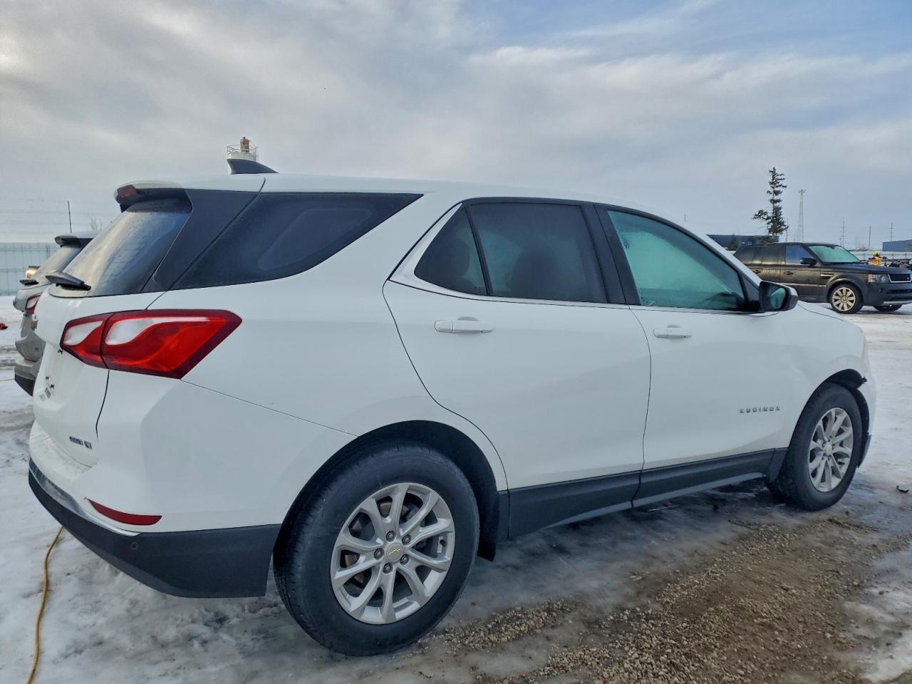 2020 CHEVROLET EQUINOX LT photo 3